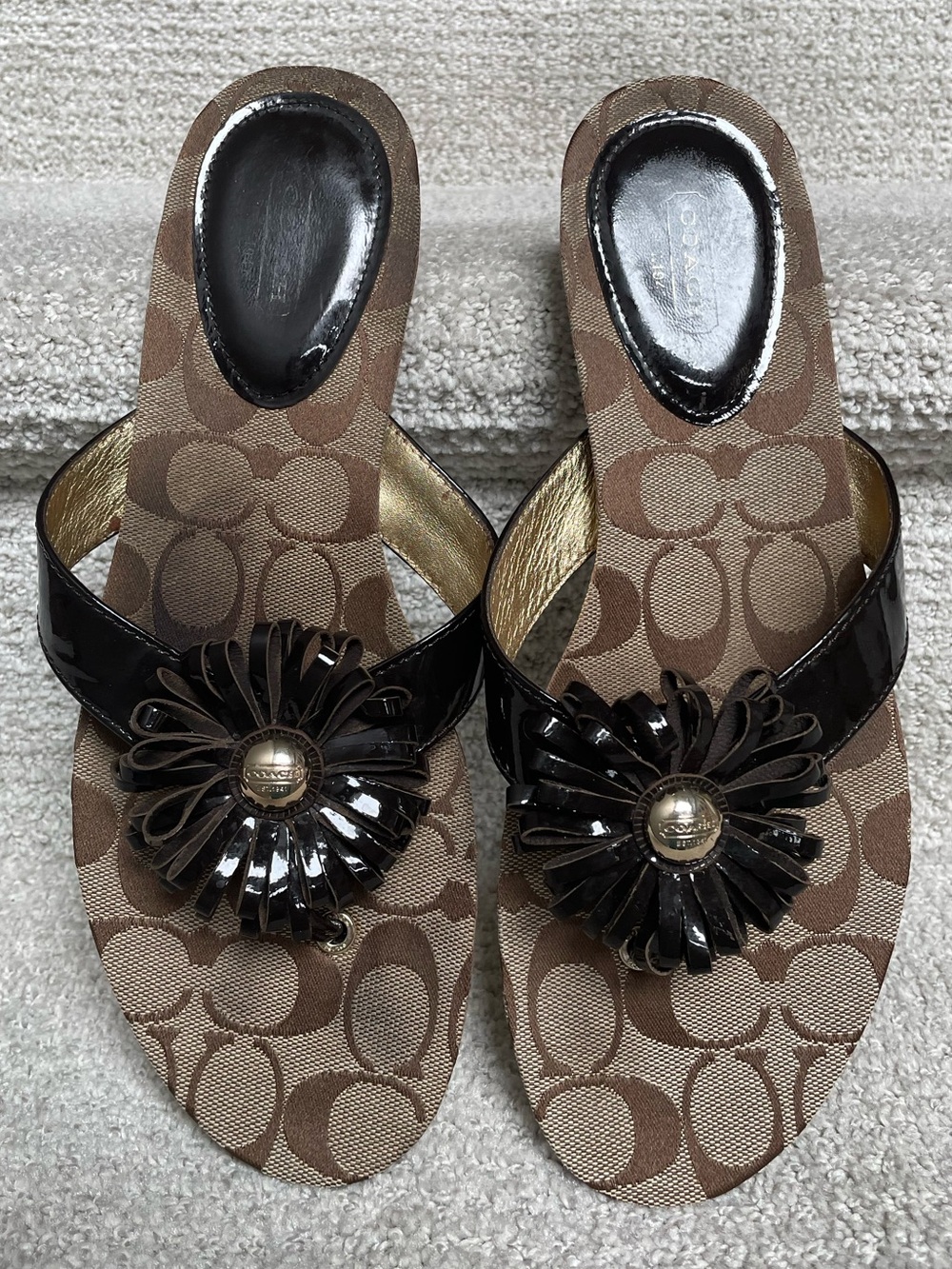 Coach Vintage "Suki" Y2K Signature Monogram Fringe Flower Thong Sandals Sz. 10